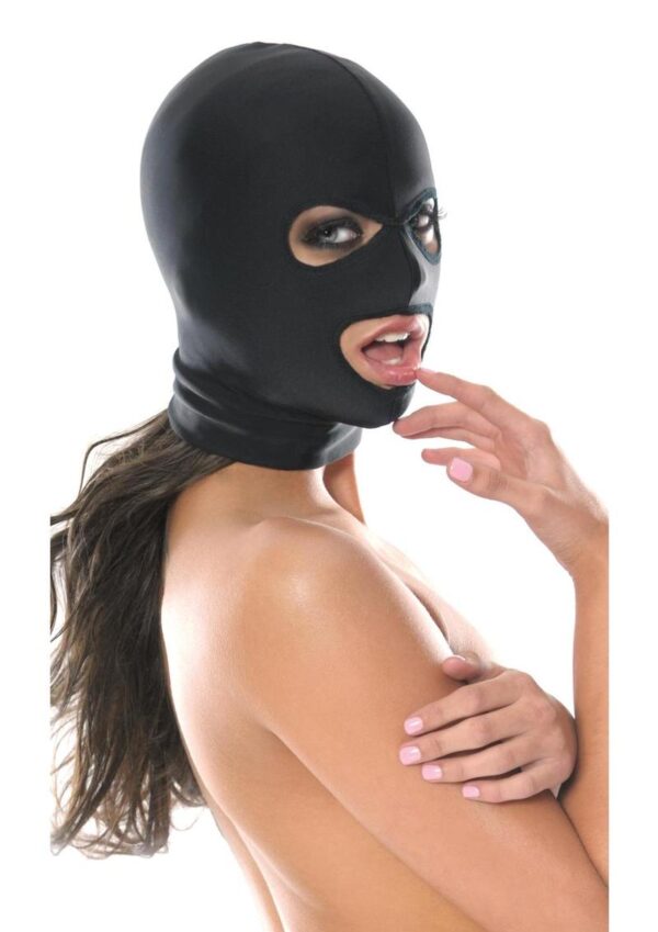 your subject can still see and you still have access to their mouth! One size fits most.