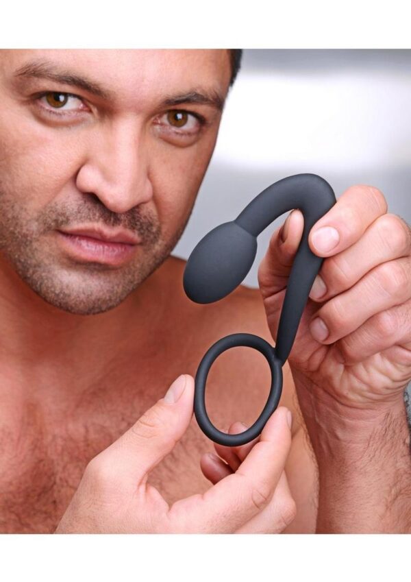 while the firm ring provides maximum erection enhancement.Measurements: 4.5 inches in total length