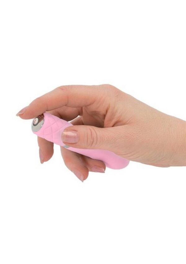 flexible design promotes playful exploration while its small size makes it perfect to take with you anywhere you go. Do not let the size fool you