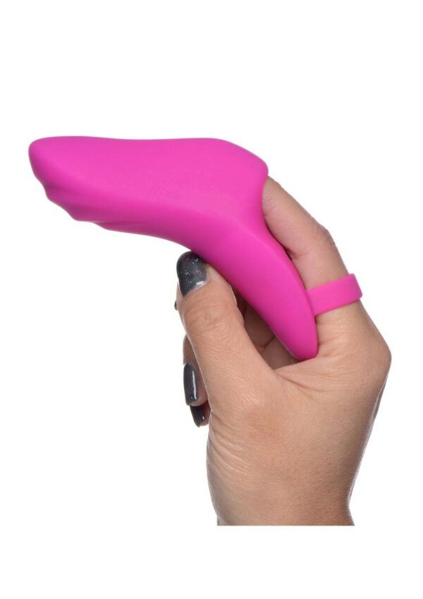 and powerful vibrations to enhance your finger banging technique. The textured tip and stimulating ridges give your finger a blissful fill for your partner to squeeze on as you finger them!Give your partner a good buzz with 3 speeds and 7 functions of vibrations - flip through each setting and see what works best for your partner with the on-board power button. Point your new powerful finger towards your lovers favorite spots with ease!The premium silicone material velvety
