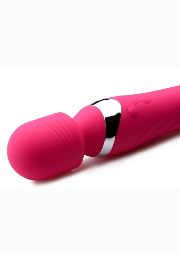 and thrusting! The grooves and ridges provide an internal massage while the independent controls allow for internal vibration on its own