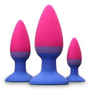 This eye-catching Trainer Kit includes three multi-colored plugs in graduated sizes with long necks and tapered tips for easy ion