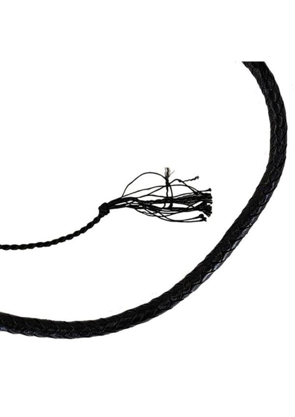 get a secure grip as you wrap your hand around the braided faux leather.Perfect for long-range submission.