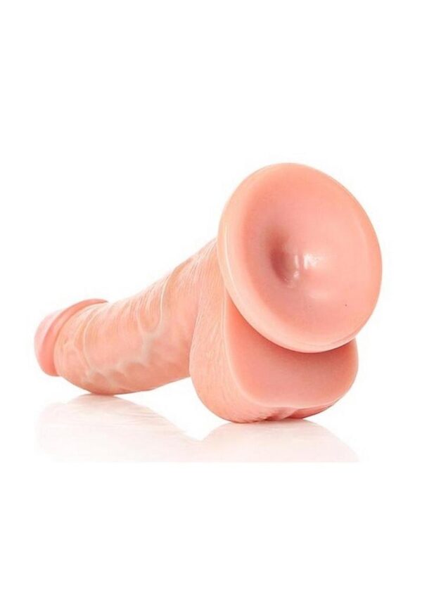 this is a dildo that you will not forget in your bedside table. This realistic dildo has a slight curve