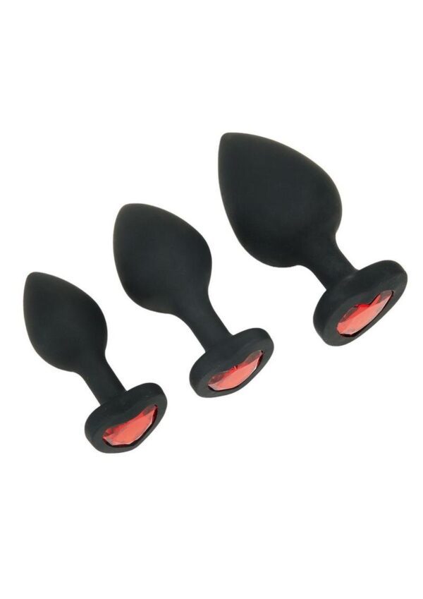 This set of three plugs are designed in graduated sizes