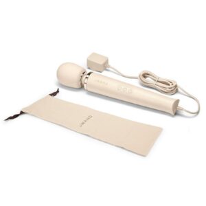 while the flexible neck bends for positioning and pleasure. Designed with pleasure in mind for all bodies