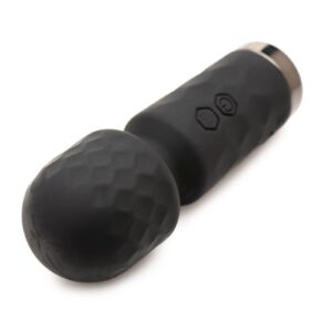silky smooth and soft against sensitive skin. The flexible neck bends in just the right angles. Enjoy 3 speeds and 7 patterns of vibrating bliss on any body part that craves a little more attention. It`s splashproof