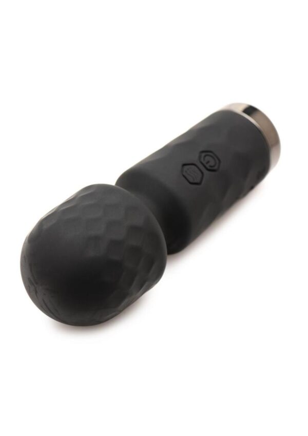 silky smooth and soft against sensitive skin. The flexible neck bends in just the right angles. Enjoy 3 speeds and 7 patterns of vibrating bliss on any body part that craves a little more attention. It`s splashproof