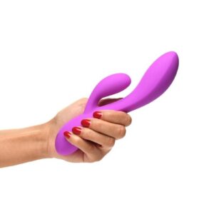 premium silicone it is phthaltae-free and body-safe to use with water-based lubricants. Recharge after each use with the USB charger provided. Wash with warm water and mild soap before spraying with a toy cleaner and patting dry with a soft towel. Turn the toy on and add some lube. Start to massage your vulva and warm yourself up. Use it anywhere you feel is sensitive like your nipples