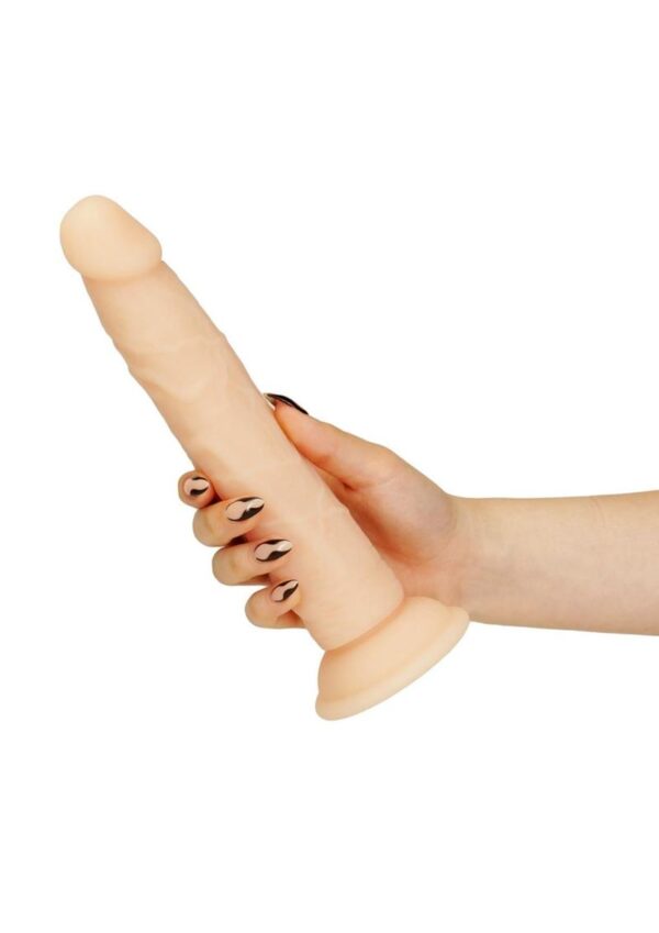 makes this compatible with most harnesses. Allowing you hands-free use to explore your wildest