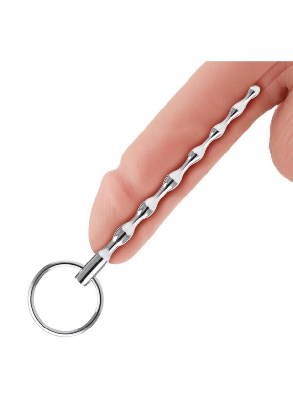 this ribbed sound boasts a 4.25-inch length and a series of pronounced ridges along its shaft