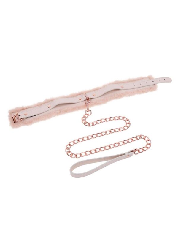 this collar ensures a perfect fit for every peachy partner