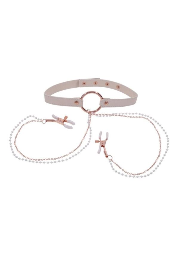 while the adjustable collar guarantees a snug fit for all peach enthusiasts. Secure the rose gold clasp