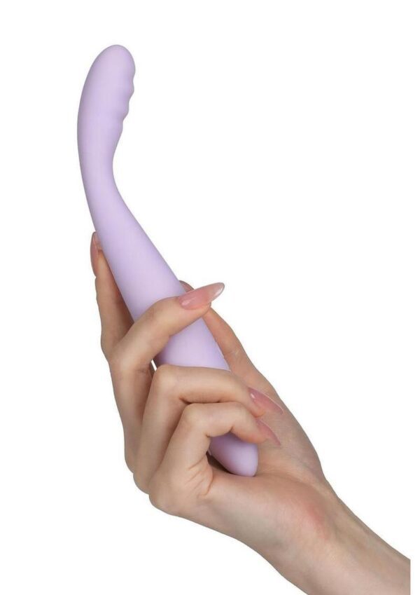 Cici 2`s ribbed head is precisely angled to target your G-spot while its shaft flexes with you. Its slim design is perfect for bodies with a vagina who are newto vibrators