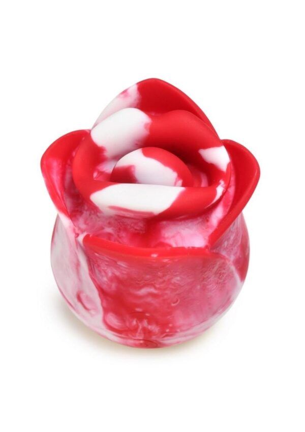 offering a bouquet of vibrations and scintillating kisses. Playfully navigating between three speeds and seven rhythmic patterns