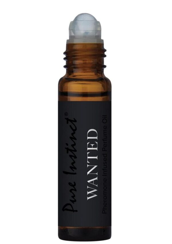AND EARTHY BASE NOTES OF THYME AND WHITE OAK.A bold and alluring fragrance that commands the senses. Complex layers of sizzling spices drift into the crisp