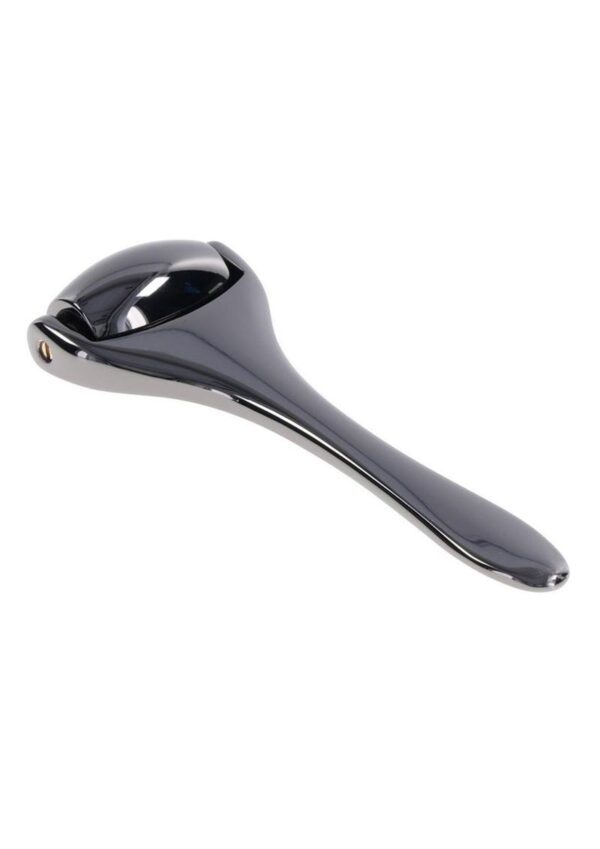 this sleek roller adds an irresistible new dimension to exploring pleasure. It`s time to turn up the heatandmdash;or cool things downandmdash;in the most delightful way. Features: Quickly adapts to heat or cold for stimulating contrasts. Miniature design is ideal for intimate exploration of sensitive areas Nickle free metal