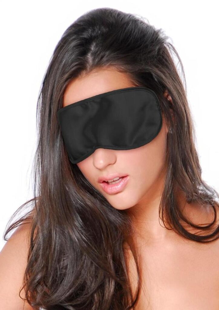 Create thrilling sexual excitement with this beautiful Fetish Fantasy Satin Love Mask. Try it on your lover or use it as a nightshade for yourself. When you put it on your partner
