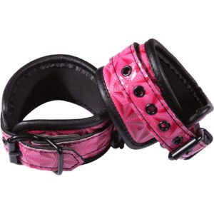 Entice your partner with these adjustable wrist restraints. These wrist cuffs are designer worthy with their beautifully designed faux leather design laid over soft