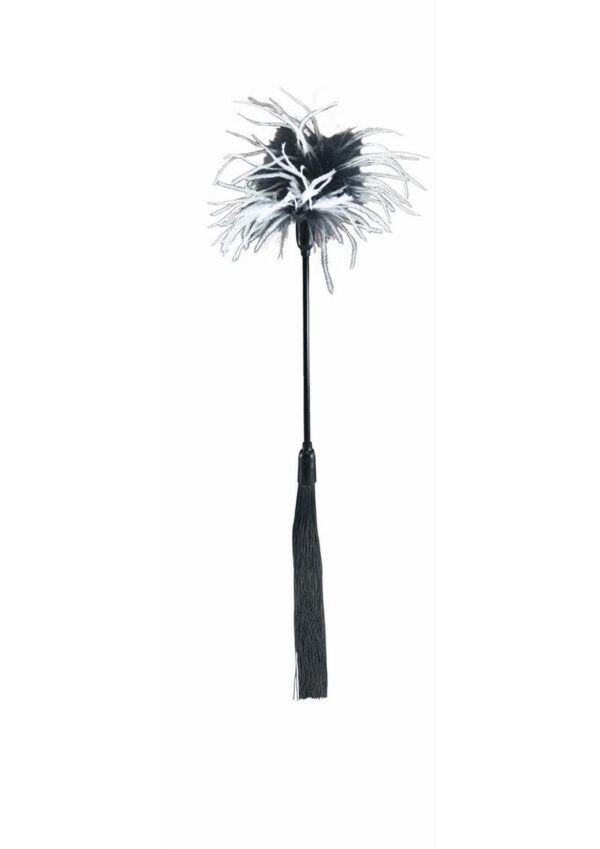 Tickle and tease. Change the sensation with just a flick of the wrist! Stimulating rubber tickler on one end