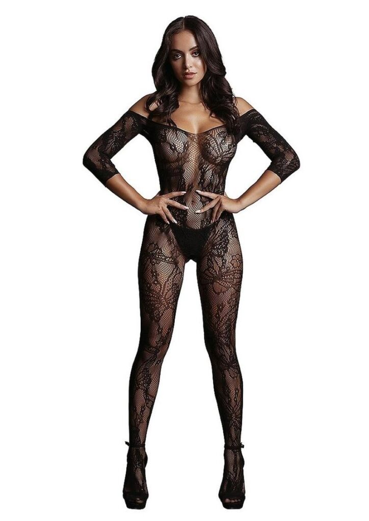 Longsleeved bodystocking with lace pattern and open crotch. Can be worn on or off-shoulder. This bodystocking has some stretch and can be worn from size S to L.