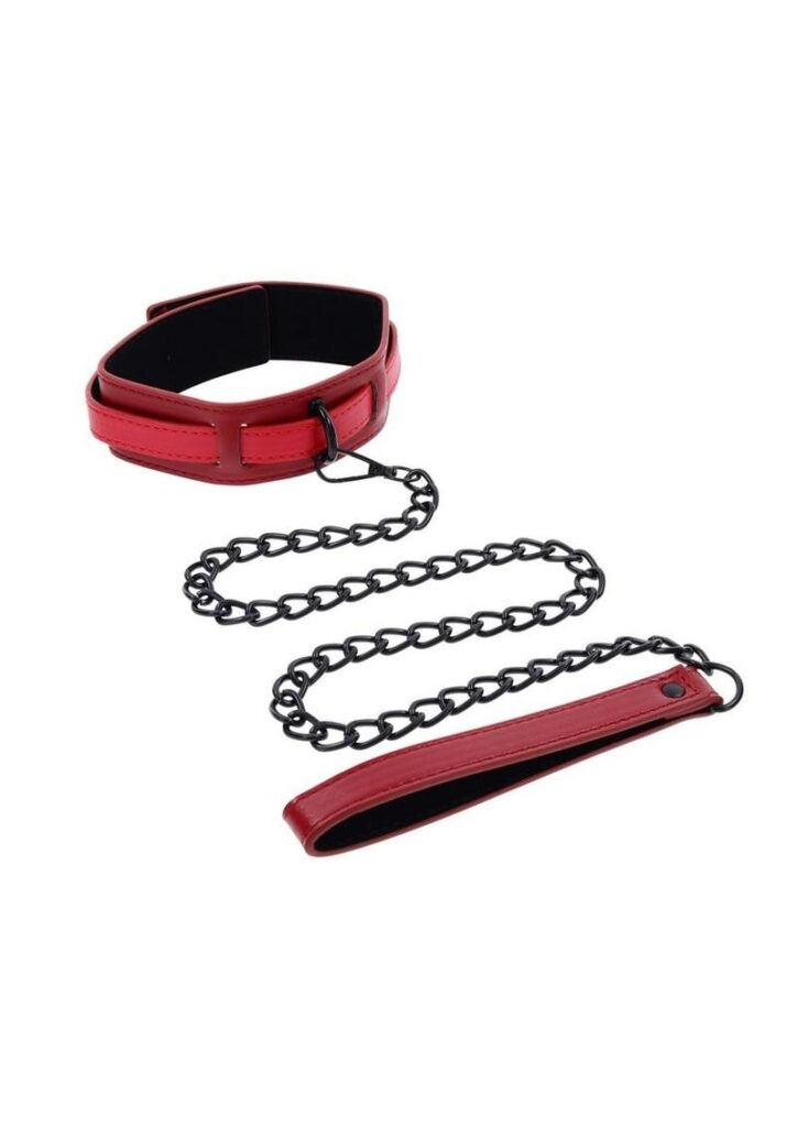 Take control in style with the Ex`s andamp; Oh`s Collar and Leash. This striking set features a bold