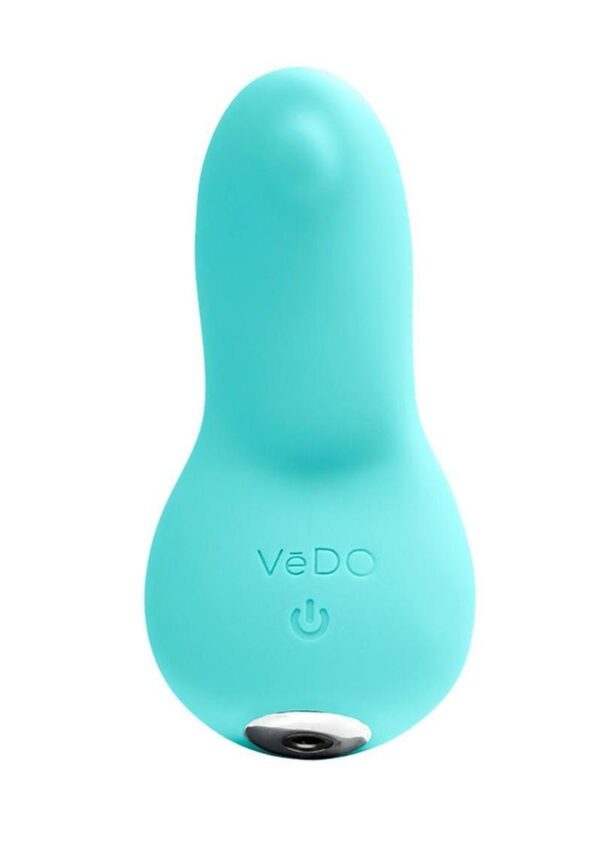 IZZY rechargeable clitoral vibe boasts 10 extremely powerful vibration modes. This uniquely designed vibrator lends itself to effortless control as it fits easily into the palm of your hand. The silky smooth silicone