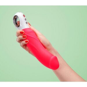 this is the toy for the size queen who doesn`t want to sacrifice inches for raw