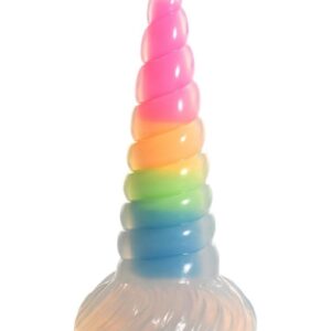 Make your fantasies come to life with this glow-in-the-dark unicorn horn! The see-through outer layer is a spiral horn with a tapered tip for easy ion and a wide base! Inside